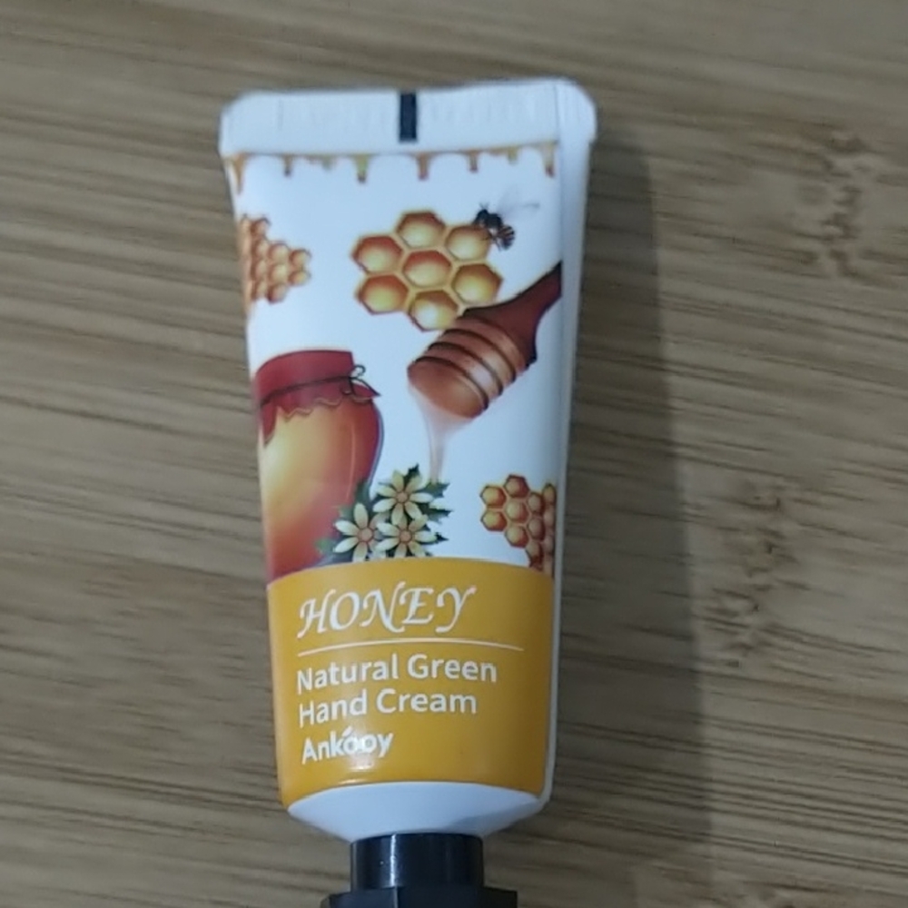 Honey Natural Green Hand Cream - Yellow & White Tube